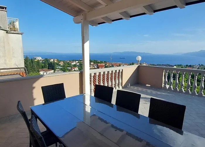 Apartament In Old Town Center With Sea View And Parking *