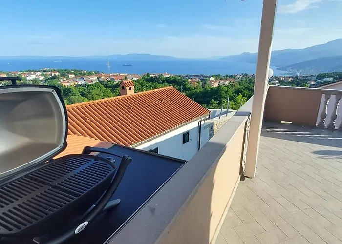 In Old Town Center With Sea View And Parking Apartament *