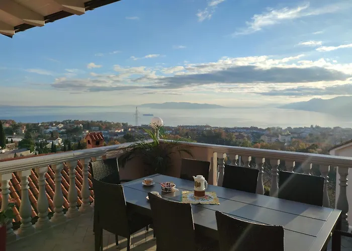 Apartament In Old Town Center With Sea View And Parking