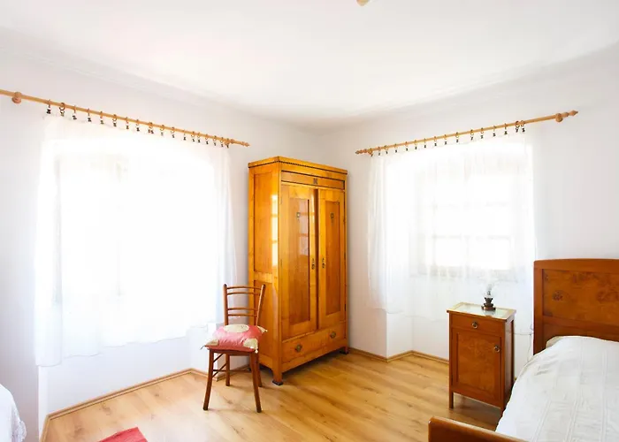 In Old Town Center With Sea View And Parking Apartament