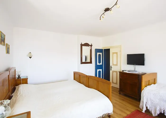 Apartament In Old Town Center With Sea View And Parking *