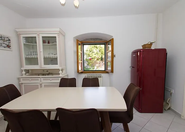 In Old Town Center With Sea View And Parking Apartament Kastav