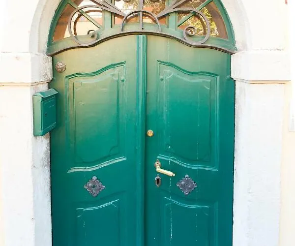 Apartament In Old Town Center With Sea View And Parking