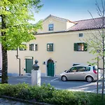 In Old Town Center With Sea View And Parking *